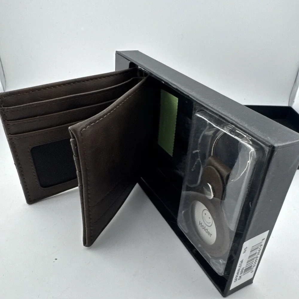 Lee Men's Brown Bifold Folding Wallet Solid with Logo Accent Credit Card